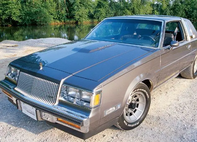 0311gmhtp_01_z+1987_buick_regal_limited+front_driver_side.jpg