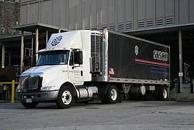 280px-2008-07-24_International_truck_docked_at_Duke_Hospital_South_2.jpg