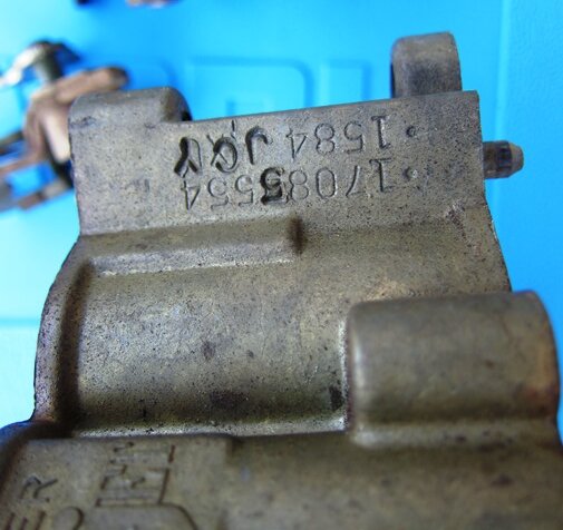 85 OEM 442 Carburetor.JPG