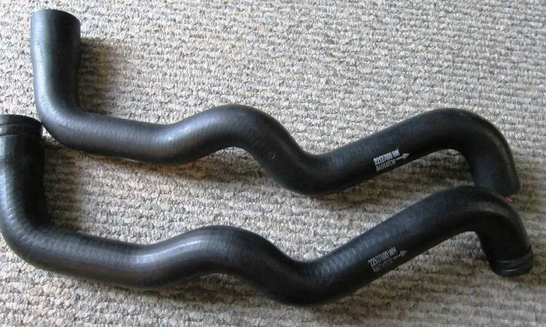 Repro hose v OEM comparison upper 1.JPG