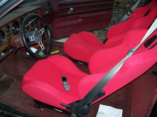 81 Le Mans bucket seats 016.jpg