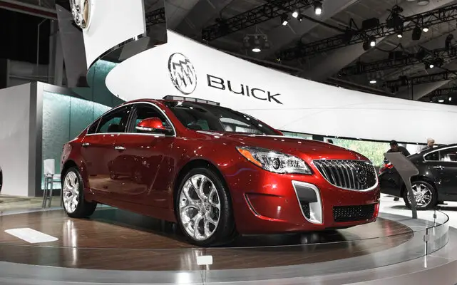 2014-Buick-Regal-GS-front-three-quarters.jpg