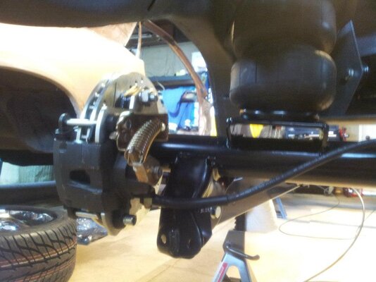 modified brakes & rear air ride.jpg