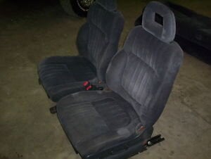 1997 1998 Pontiac Grand Prix Factory Front Bucket Seats.jpg