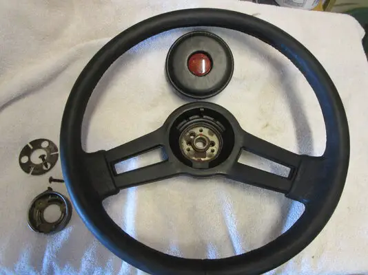 steering wheel 001.JPG