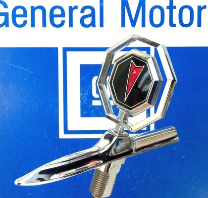 78-81 Pontiac Arrow Hood Ornament.jpg 78-81 Pontiac Arrow Hood Ornament.jpg