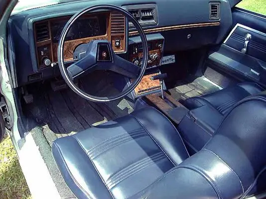 INTERIOR.jpg