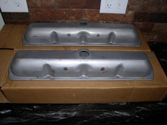 NOS Olds Valve Covers Oldsmobile 5 hole 002.JPG