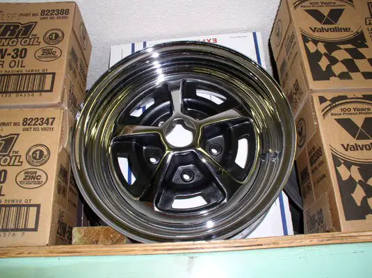 NOS Chhrome Oldsmobile wheel  #3 002.JPG