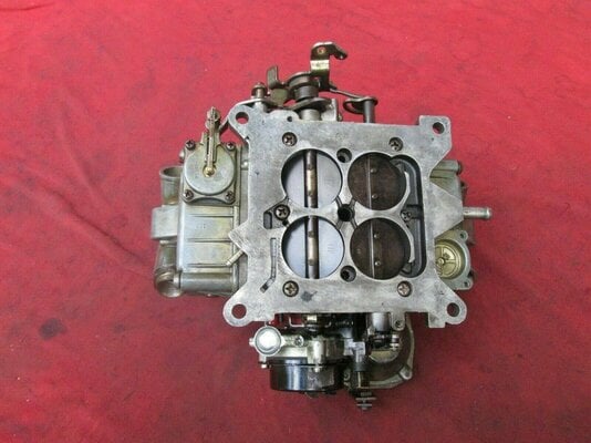 Holly 3310-2 carb 2.jpg