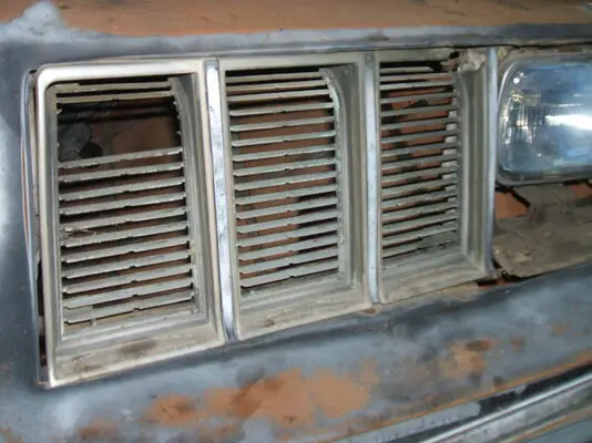 driver side grill.JPG