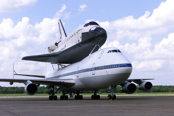 SPACE SHUTTLE.JPG