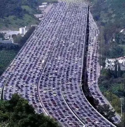 TRAFFIC.JPG
