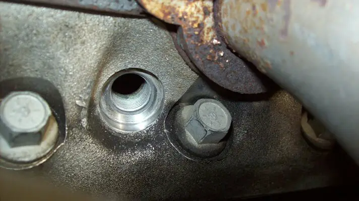 zz4 sparkplug hole.JPG