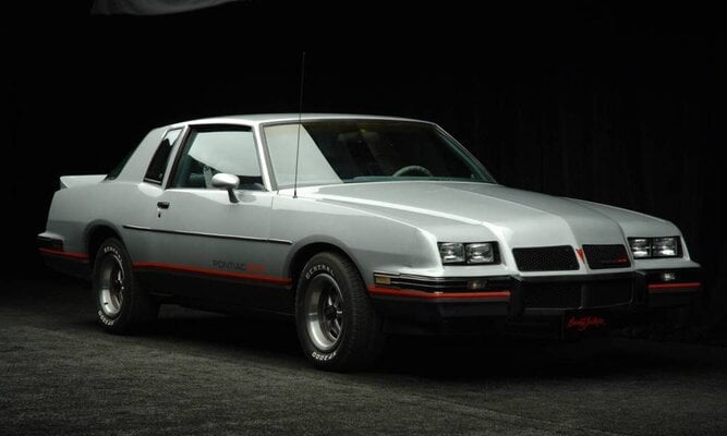 1986 Pontiac Grand Prix 2+2.jpg