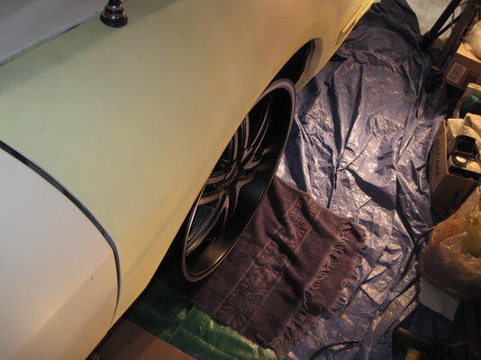 rim tucked inside fender from top.JPG