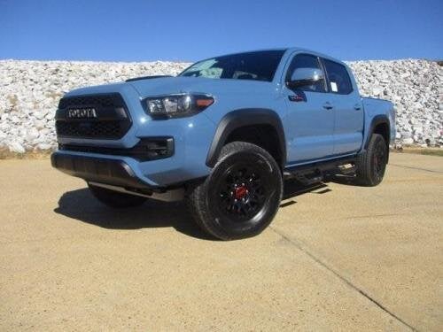 toyota_tacoma_16_8W2_01.jpg