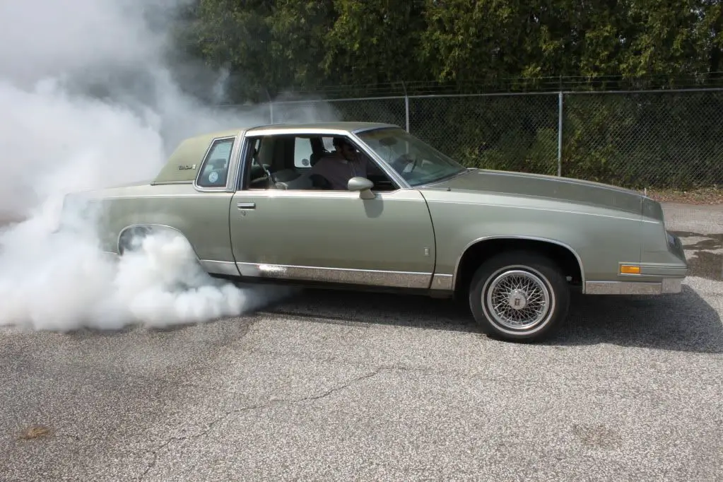 Cutlass_Burnout_2.jpg