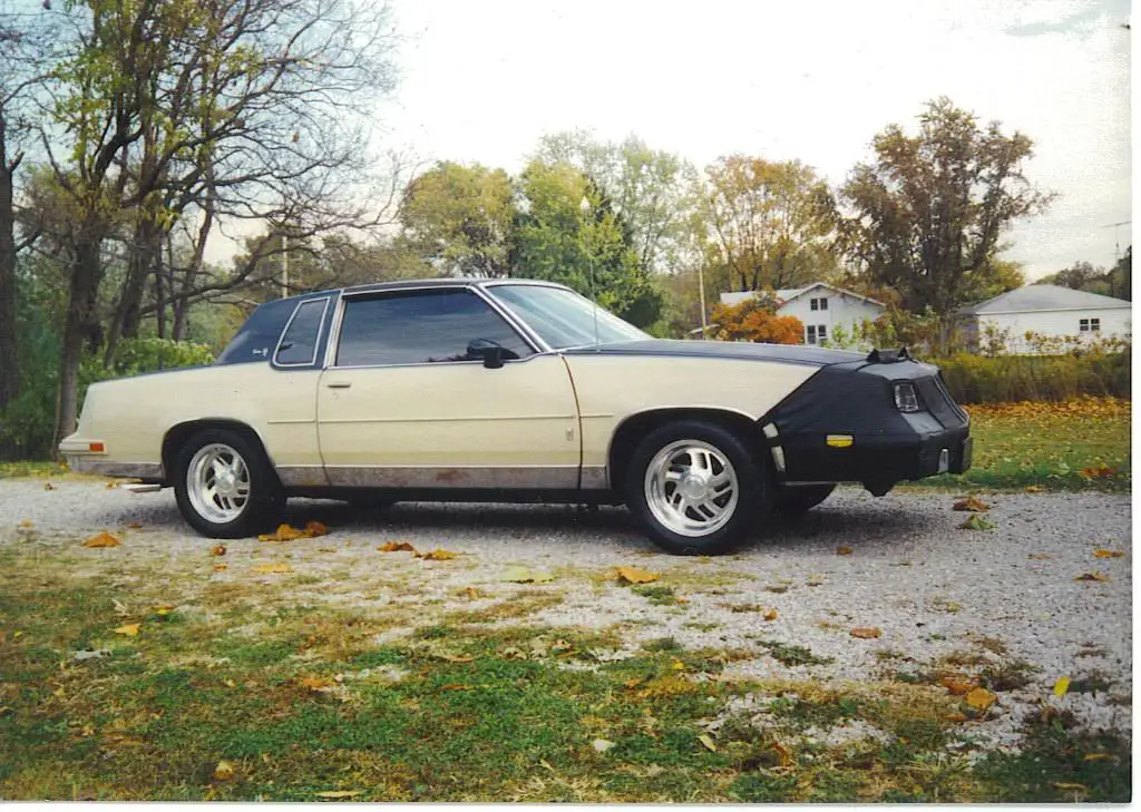 Cutlass85.jpg