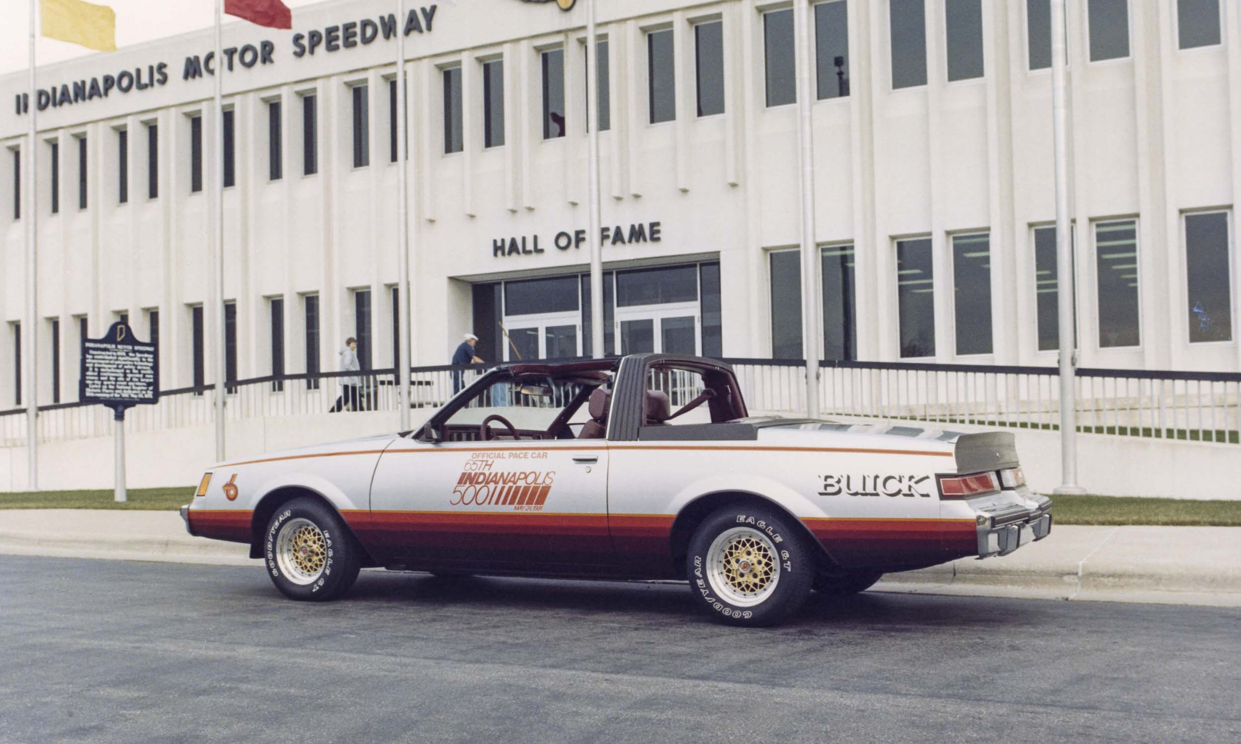 1981_Indy_500_Pace_Car.jpg