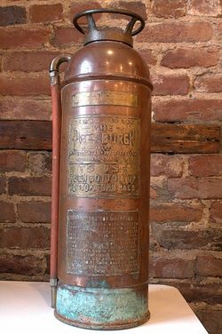 250px-Old_fire_extinguisher.jpg